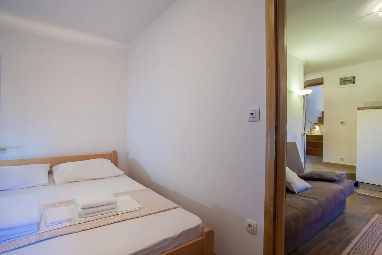 Apartments Calma Cres