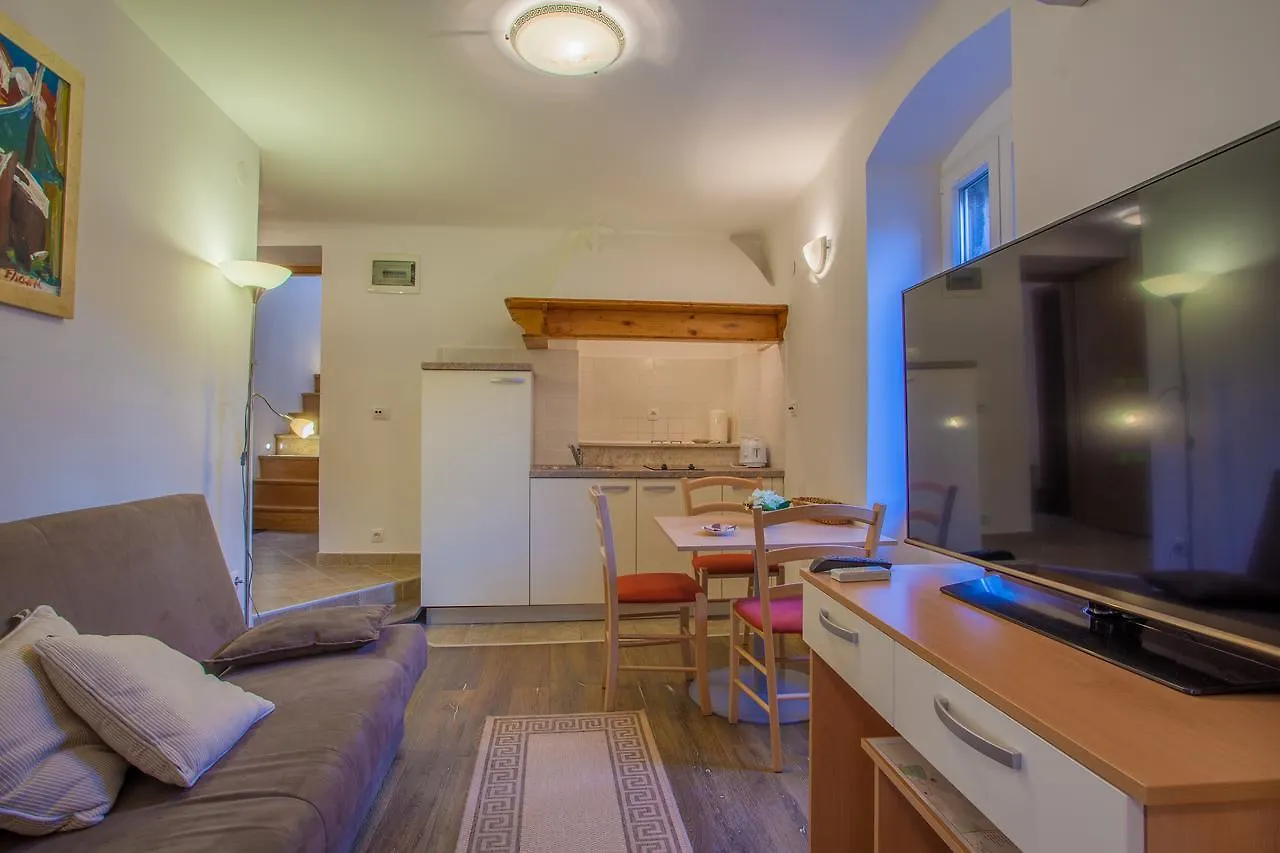 Apartments Calma Cres