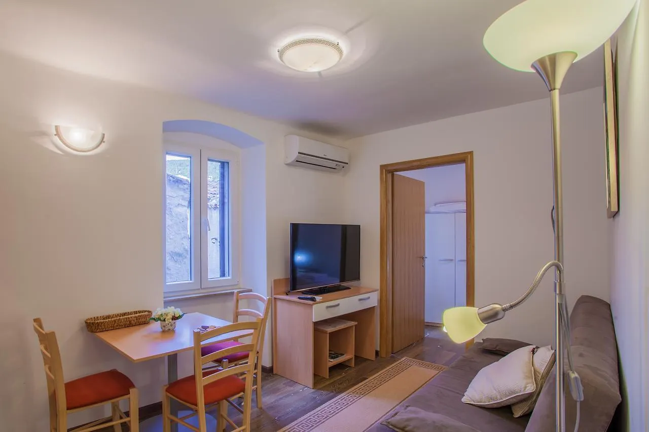 Apartments Calma Cres