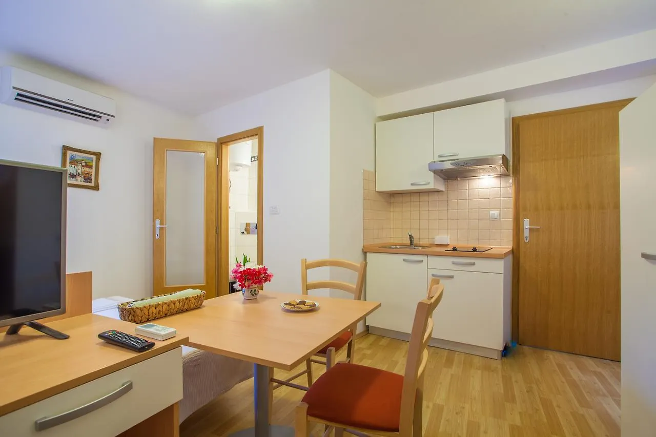 Apartments Calma Cres 0*,  Croatia
