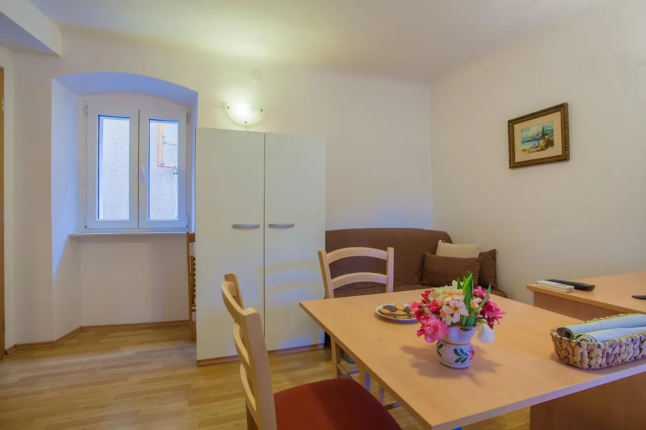 Apartments Calma Cres